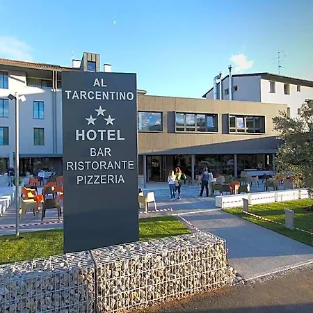 ホテル Al Tarcentino 3*