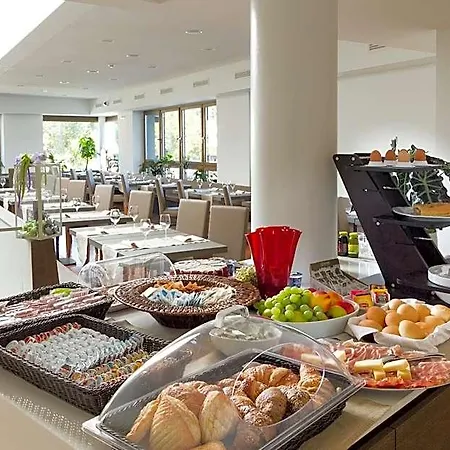 Al Tarcentino فندق 3*