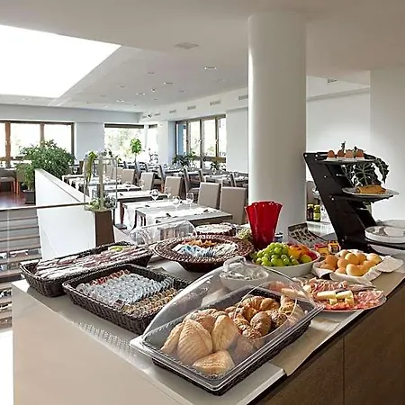 فندق Al Tarcentino